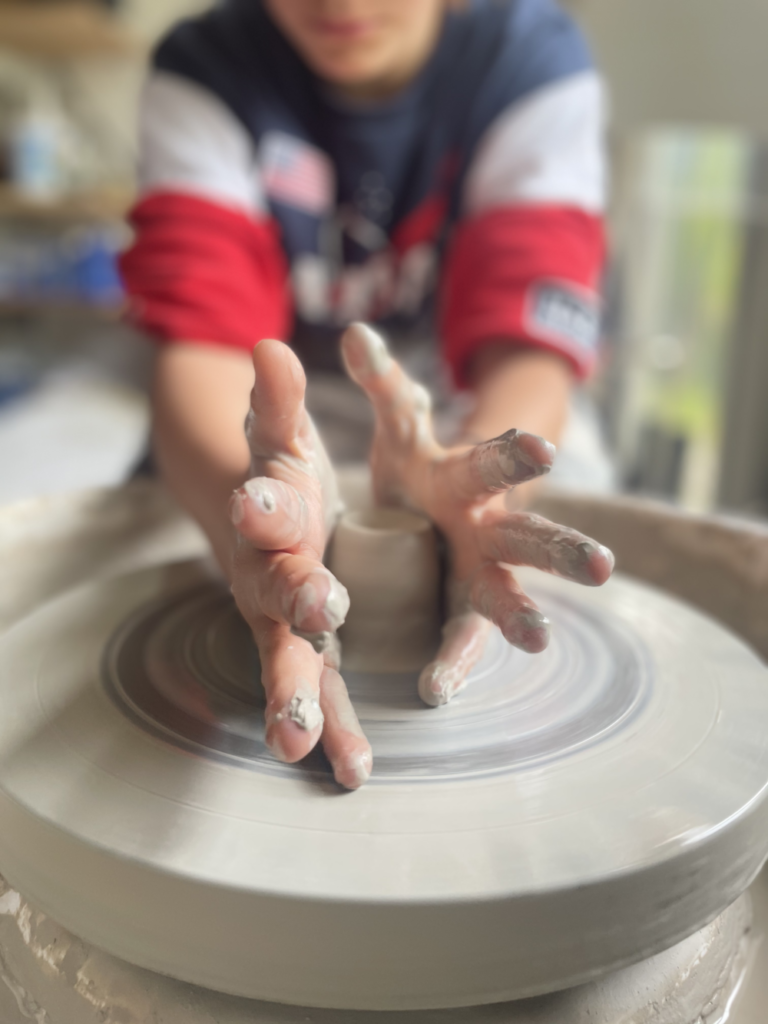 atelier poterie enfants