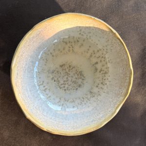 Saladier en grès vert et blanc