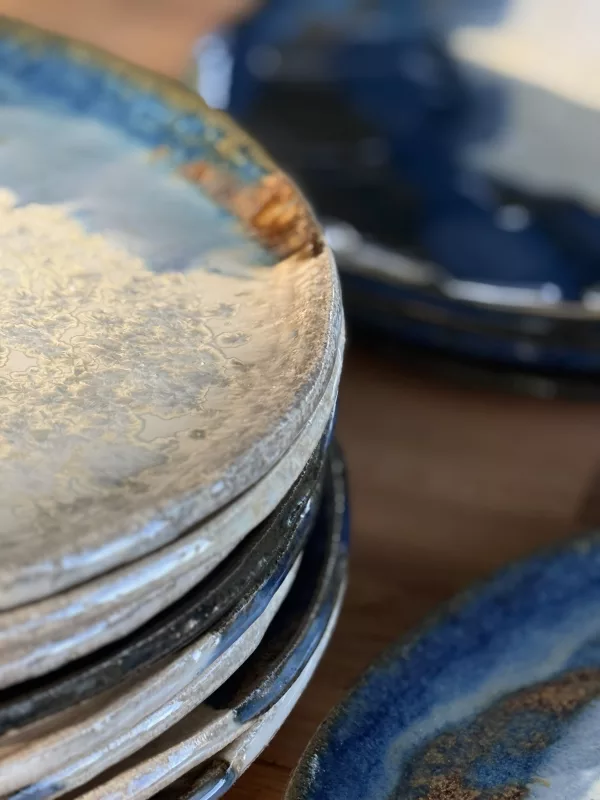 Assiette plate en grès la mer dans tous ses états – Image 2