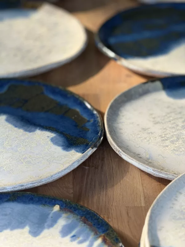 Assiette plate en grès la mer dans tous ses états