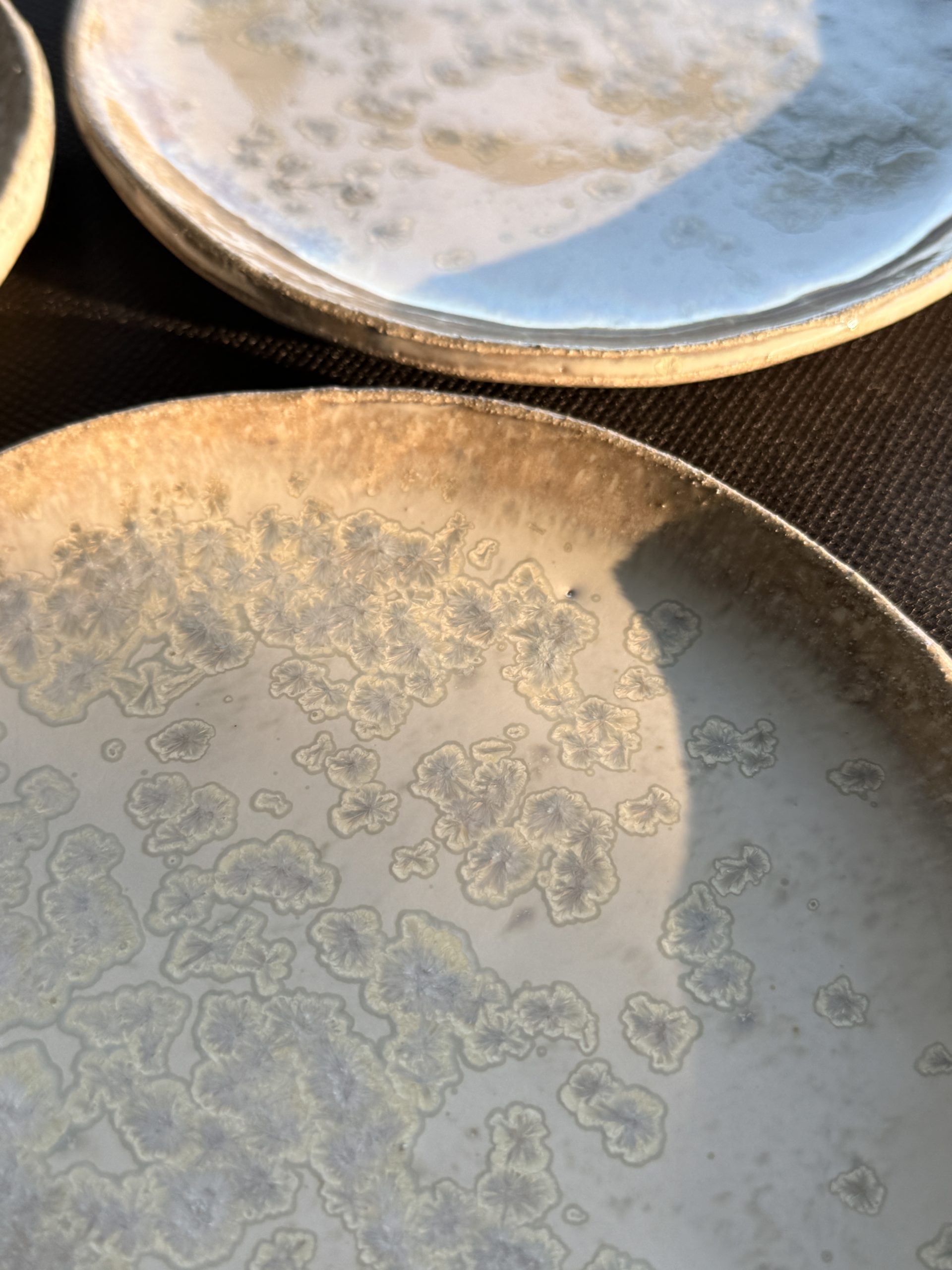 assiette plate blanc cristallisé